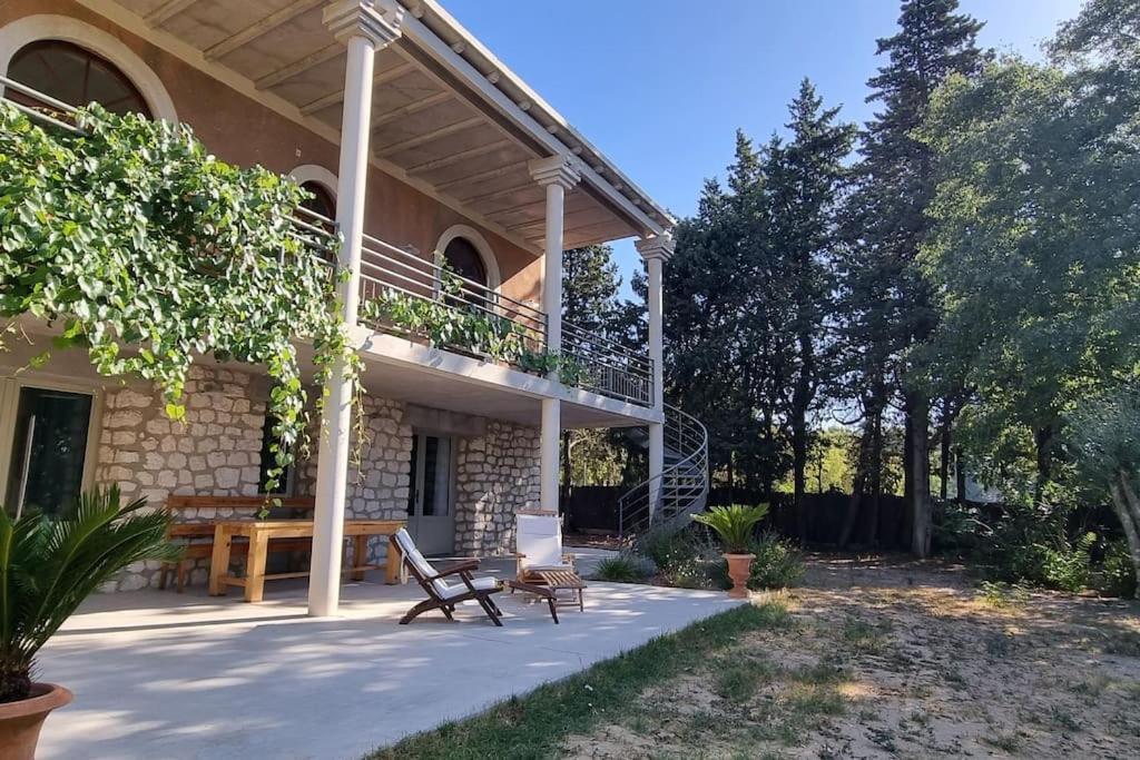La Provencale Apartment Uzes Exterior photo